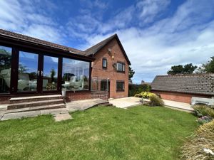 Photo 33- click for photo gallery